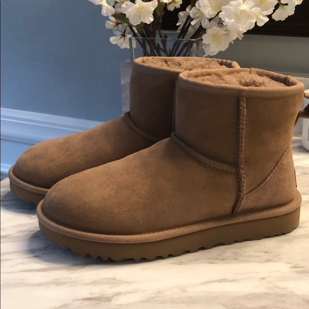 Ugg boots classic mini II